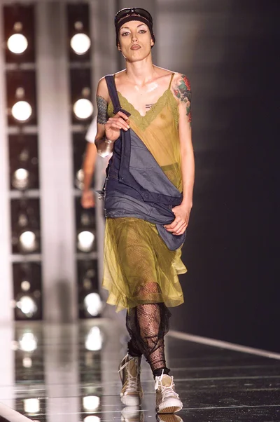 Look 18